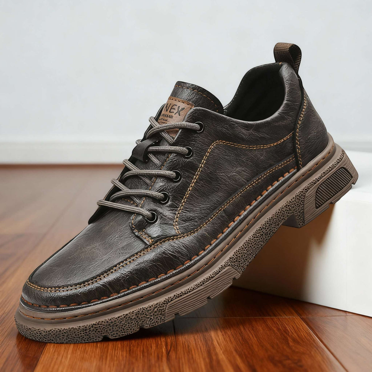Men's Leather Trainers Cushioned Footbed