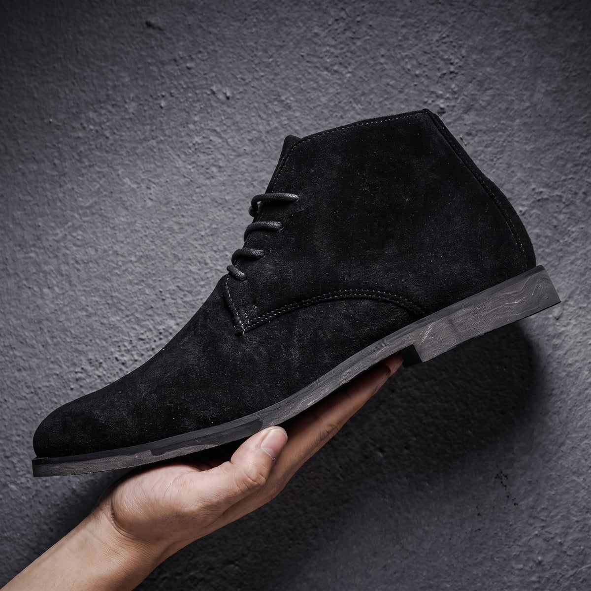 Men's Suede Chukka Boots with Pointed Toe - Black