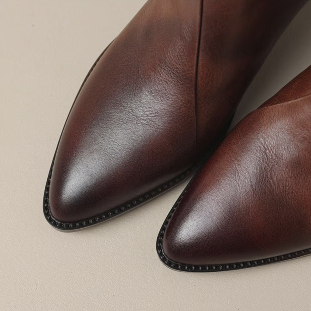 Women's ankle boots in soft leather with cushioned insole