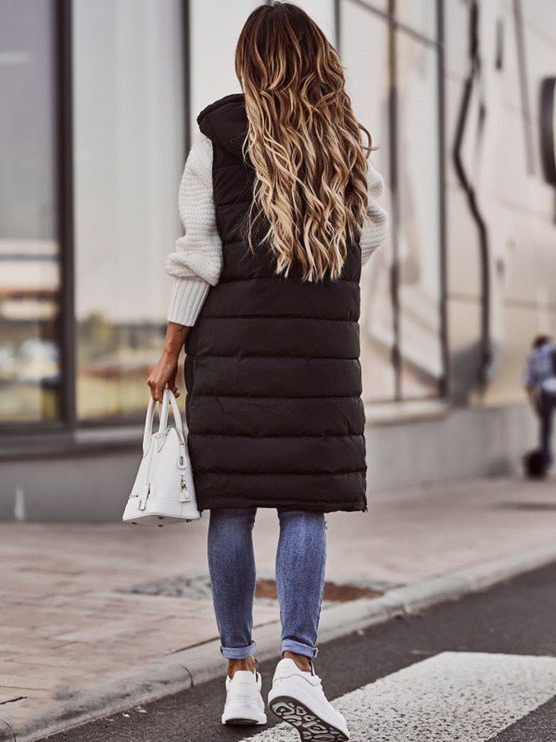 Women's long quilted puffer gilet, sleeveless with button-front closure